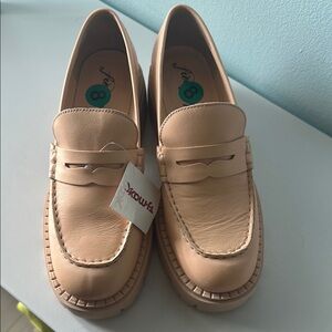 Chic Beige Loafers Free People Size 8 NWT